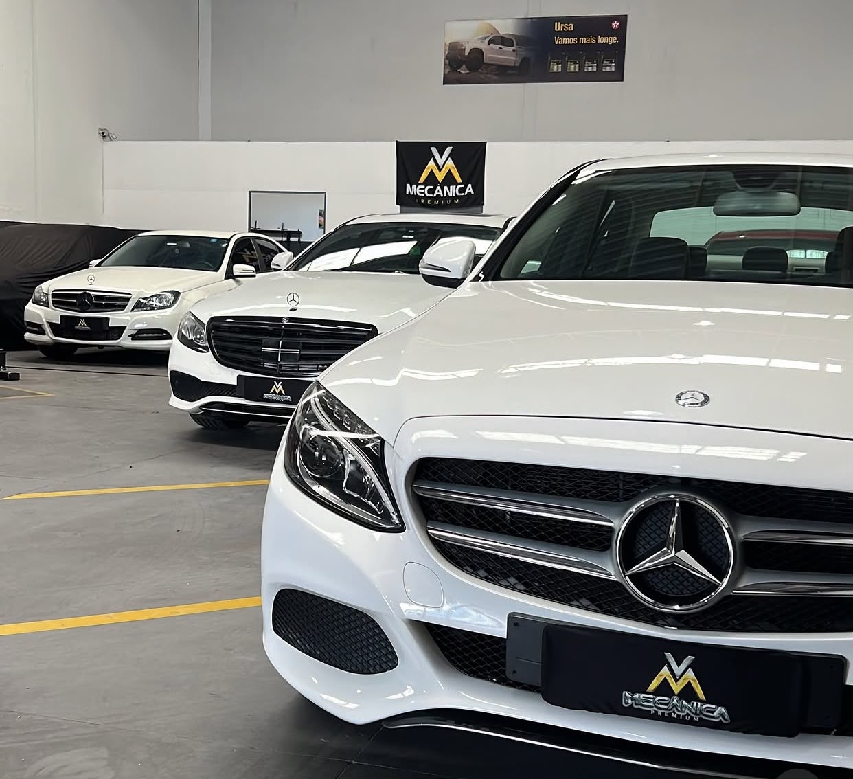 Frota de Mercedes-Benz na oficina